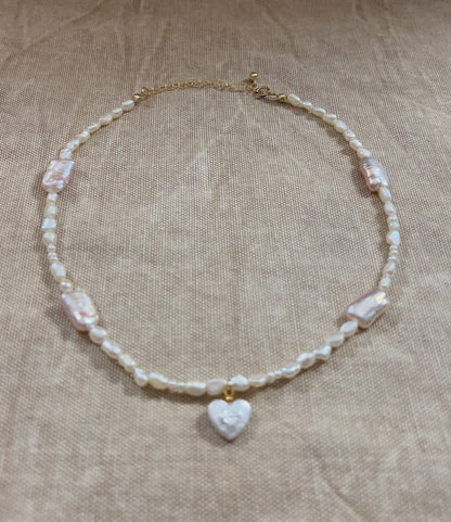 Inellia Pearl Choker