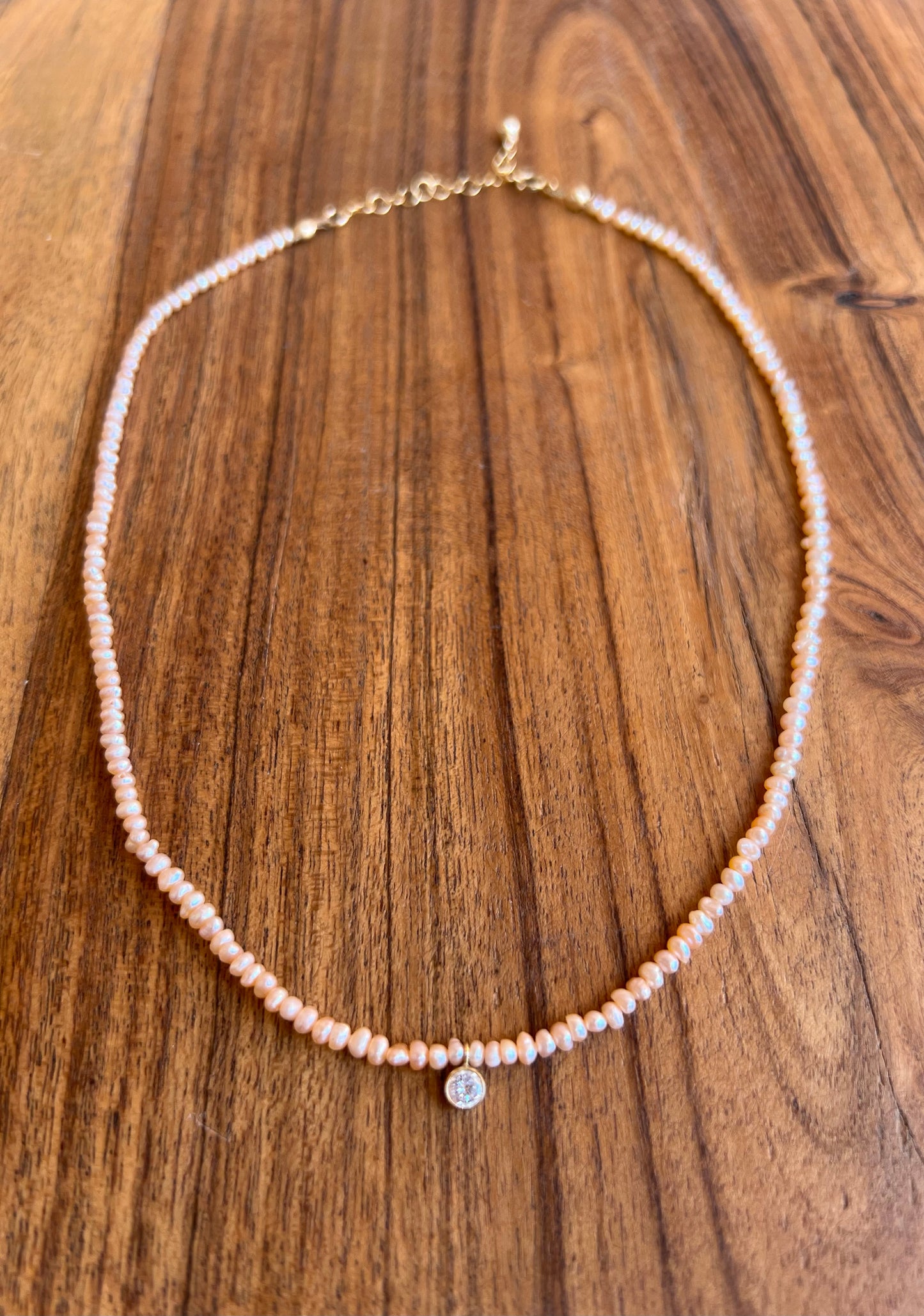 The Sienna Pearl Necklace - pink