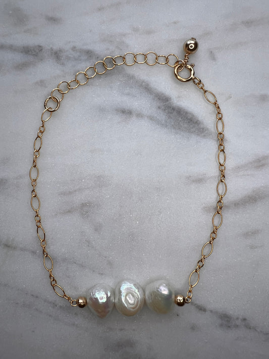 Mia Pearl Chain Bracelet